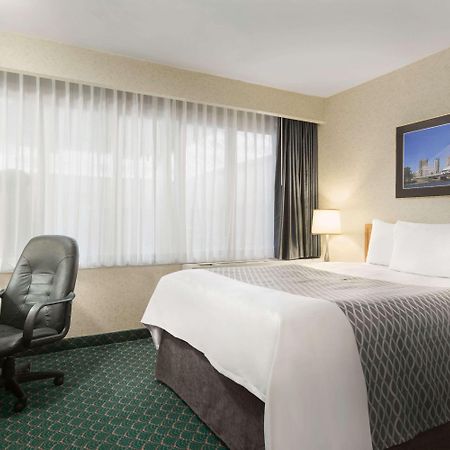 Travelodge By Wyndham Winnipeg East Esterno foto
