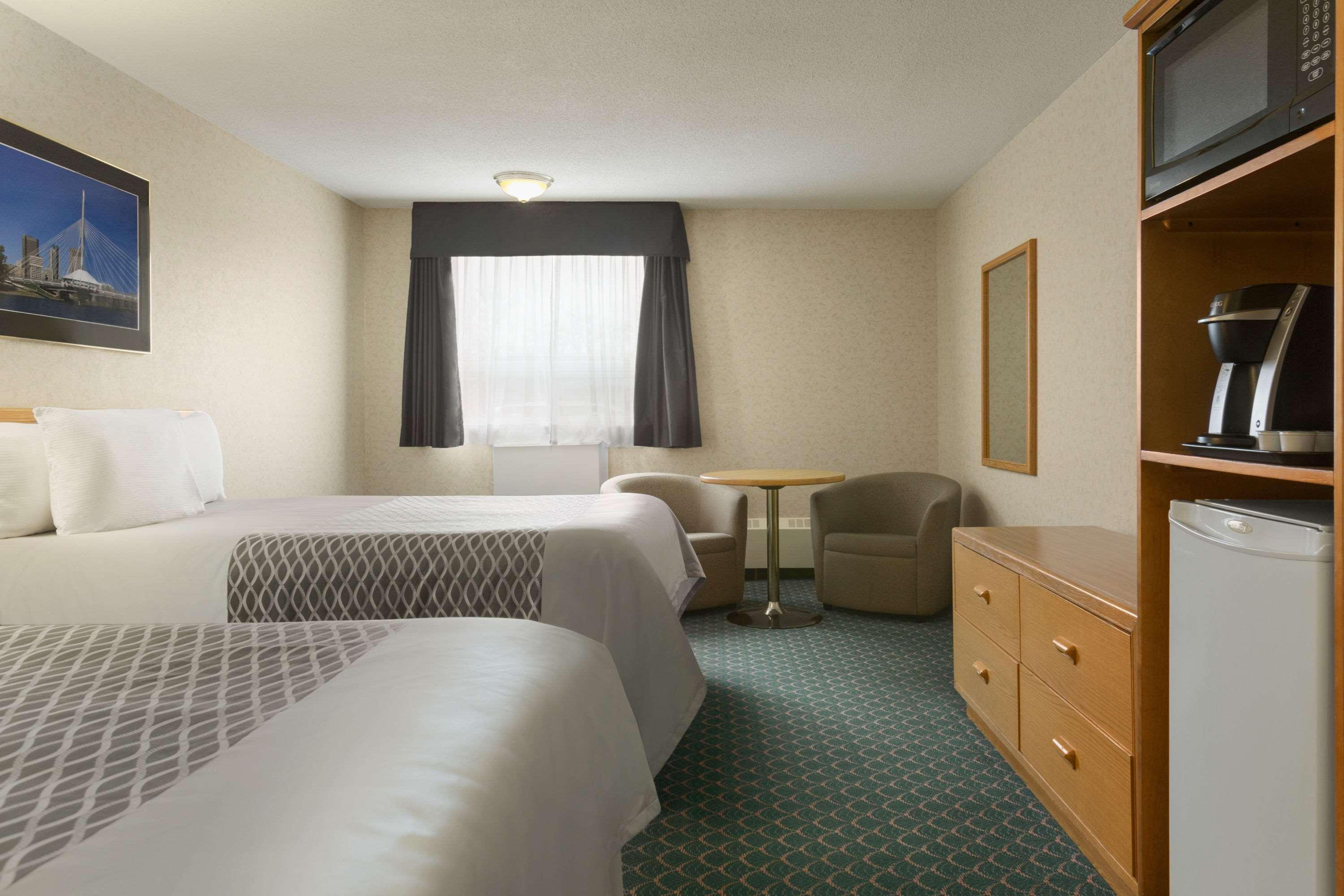 Travelodge By Wyndham Winnipeg East Esterno foto