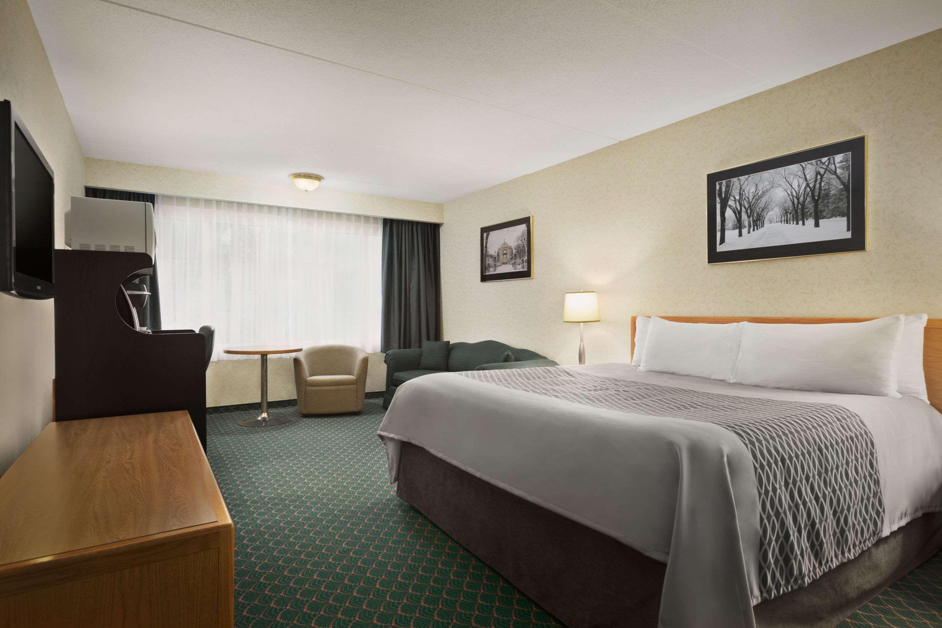 Travelodge By Wyndham Winnipeg East Esterno foto