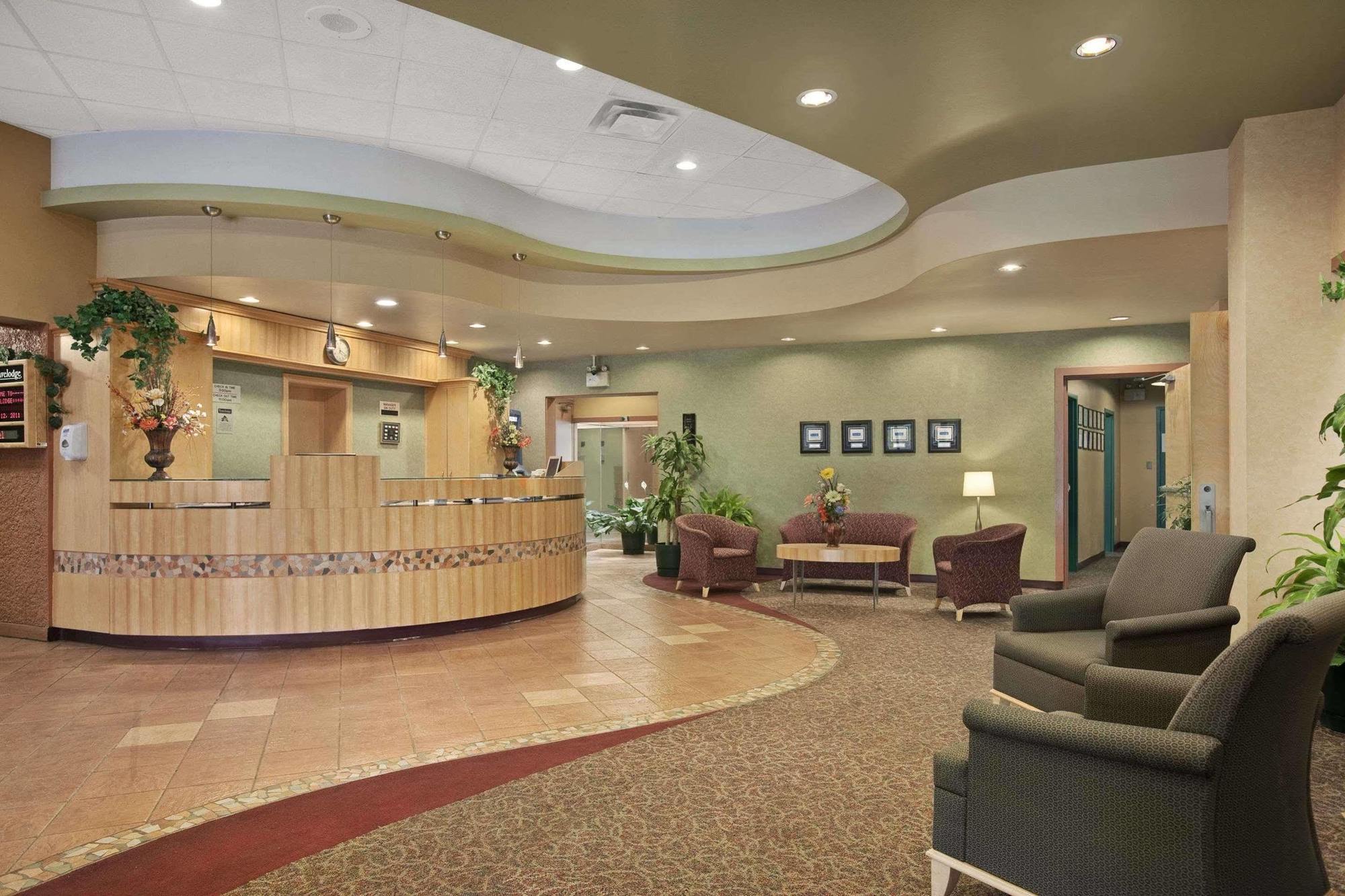 Travelodge By Wyndham Winnipeg East Esterno foto