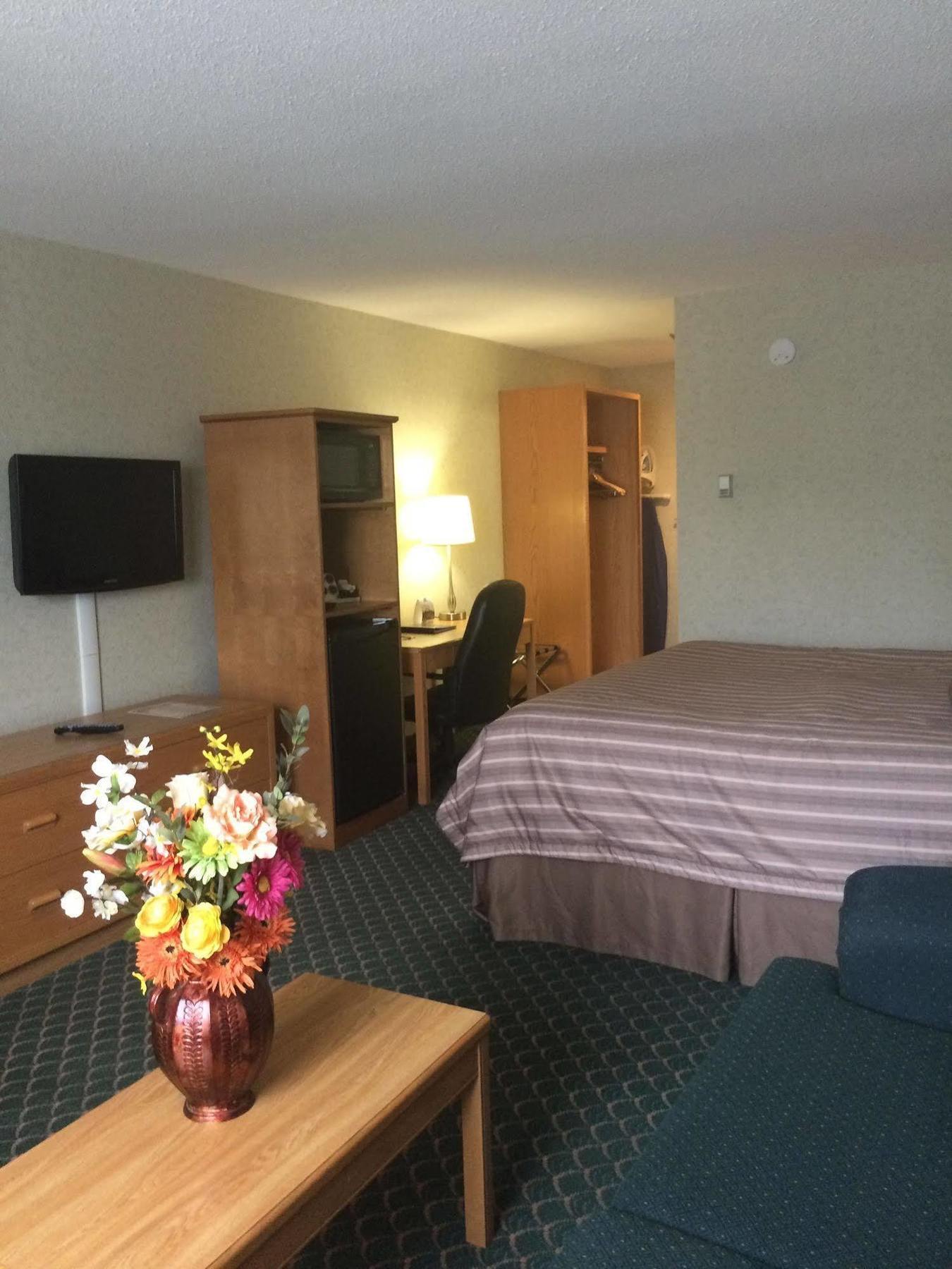 Travelodge By Wyndham Winnipeg East Esterno foto