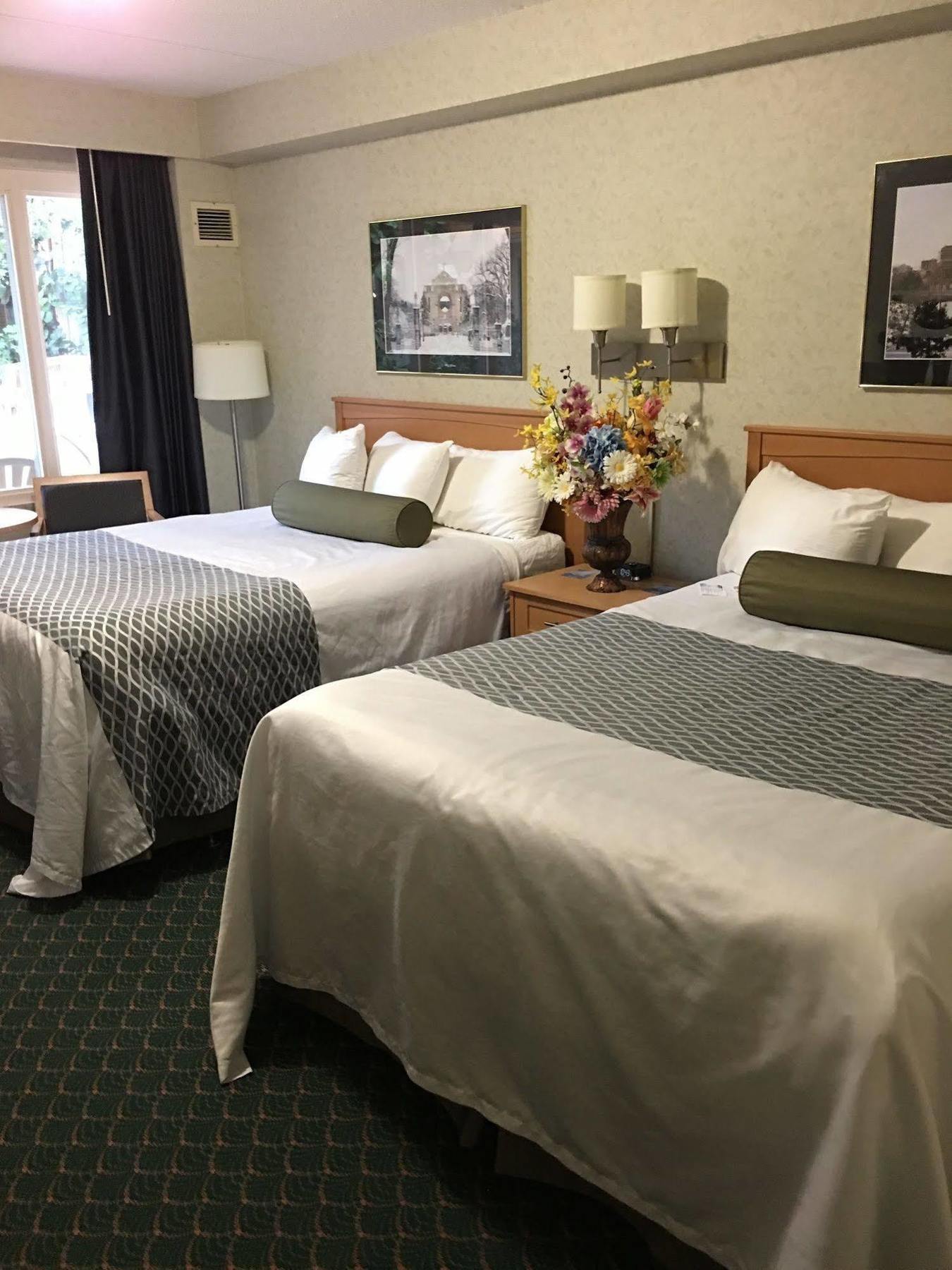 Travelodge By Wyndham Winnipeg East Esterno foto