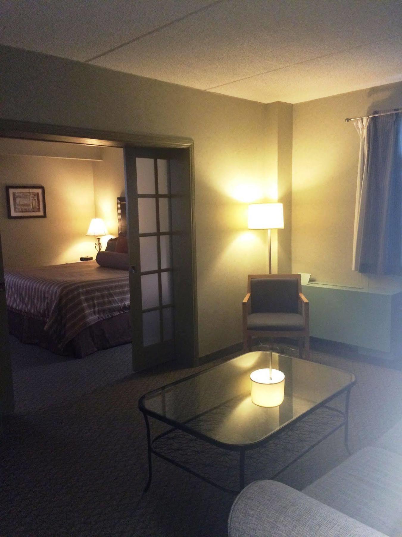 Travelodge By Wyndham Winnipeg East Esterno foto