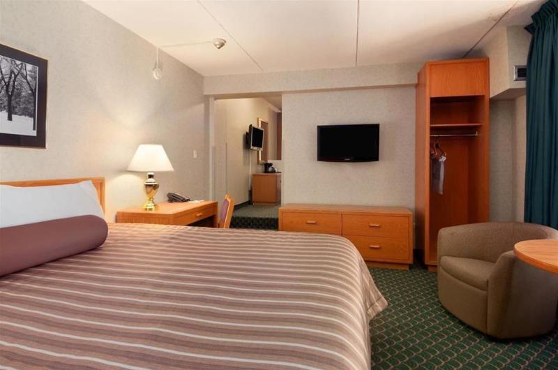 Travelodge By Wyndham Winnipeg East Esterno foto
